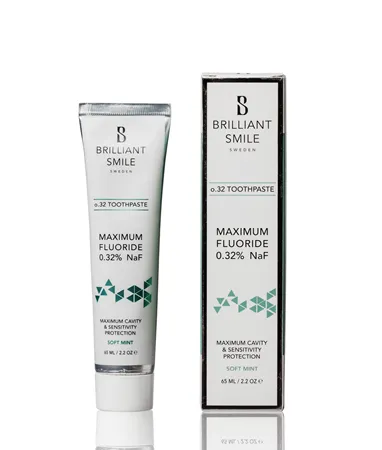 o.32 toothpaste rak speglad hires klippt 3